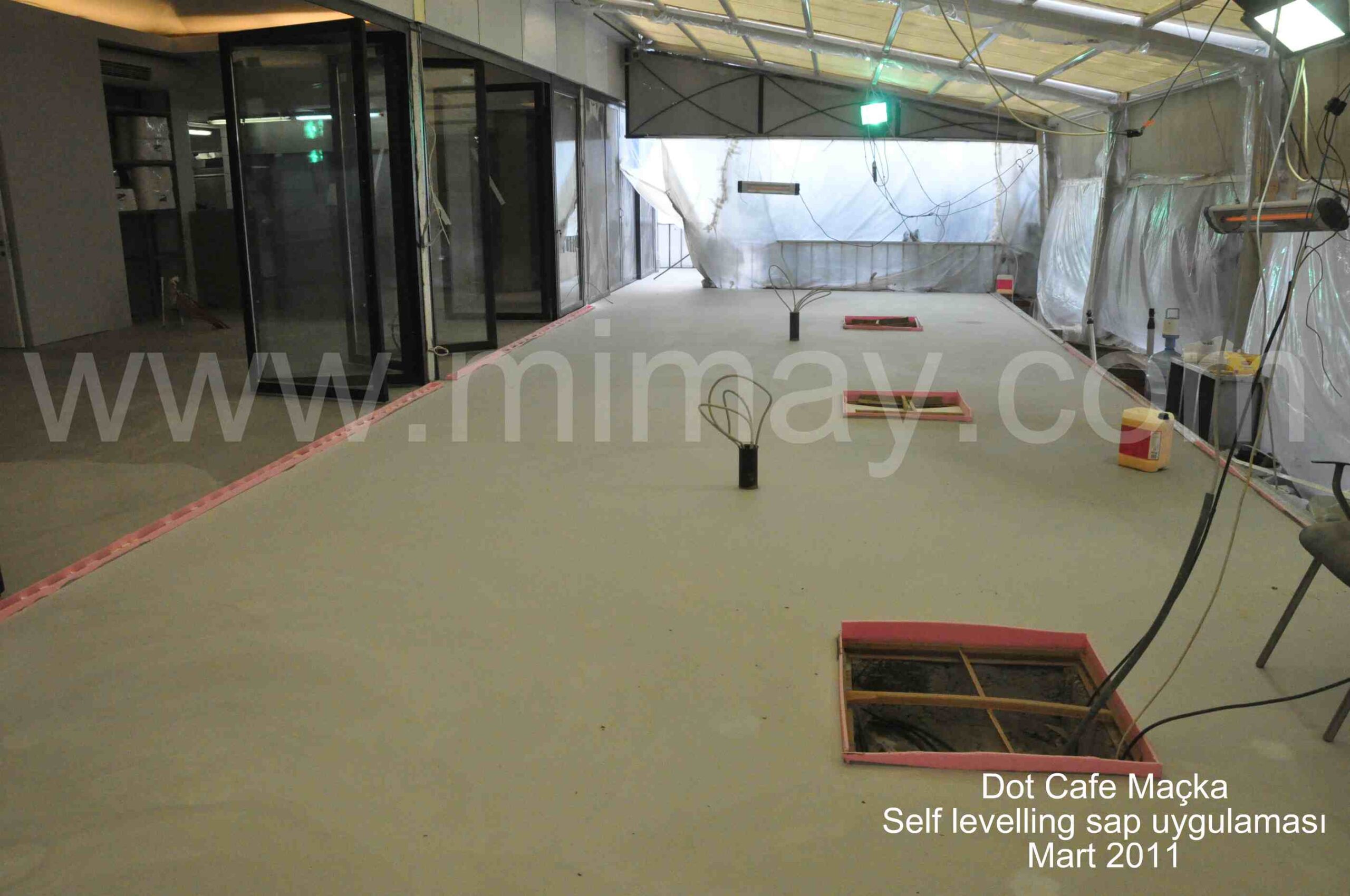 Dot Cafe / Self Levelling Şap